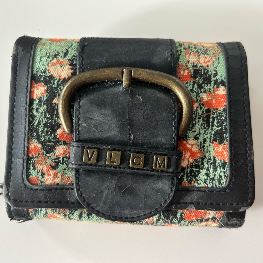 Volcom Floral Trifold Women Wallet with Buckle Women VINTAGE